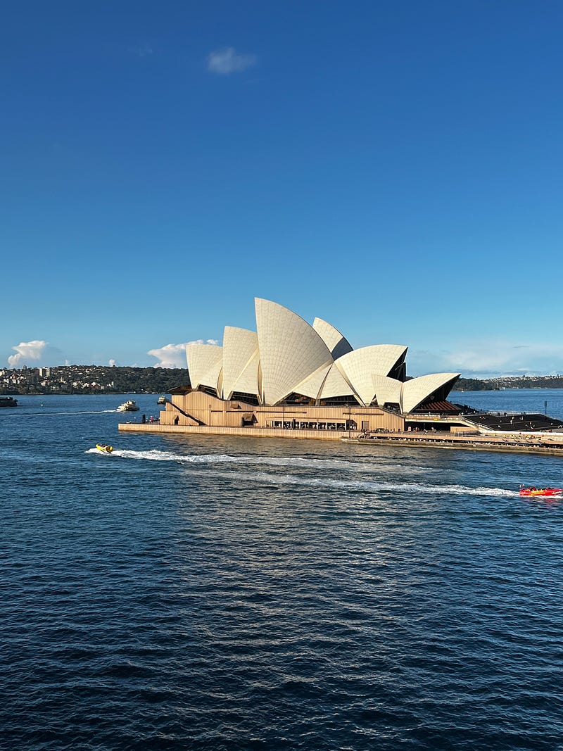 郵輪陽台房眺望雪梨歌劇院