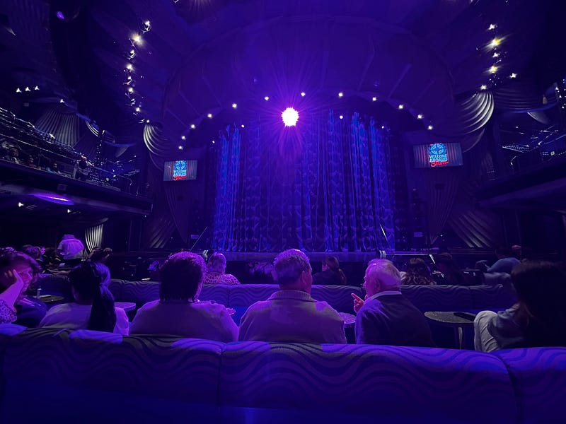 Carnival郵輪三樓劇場