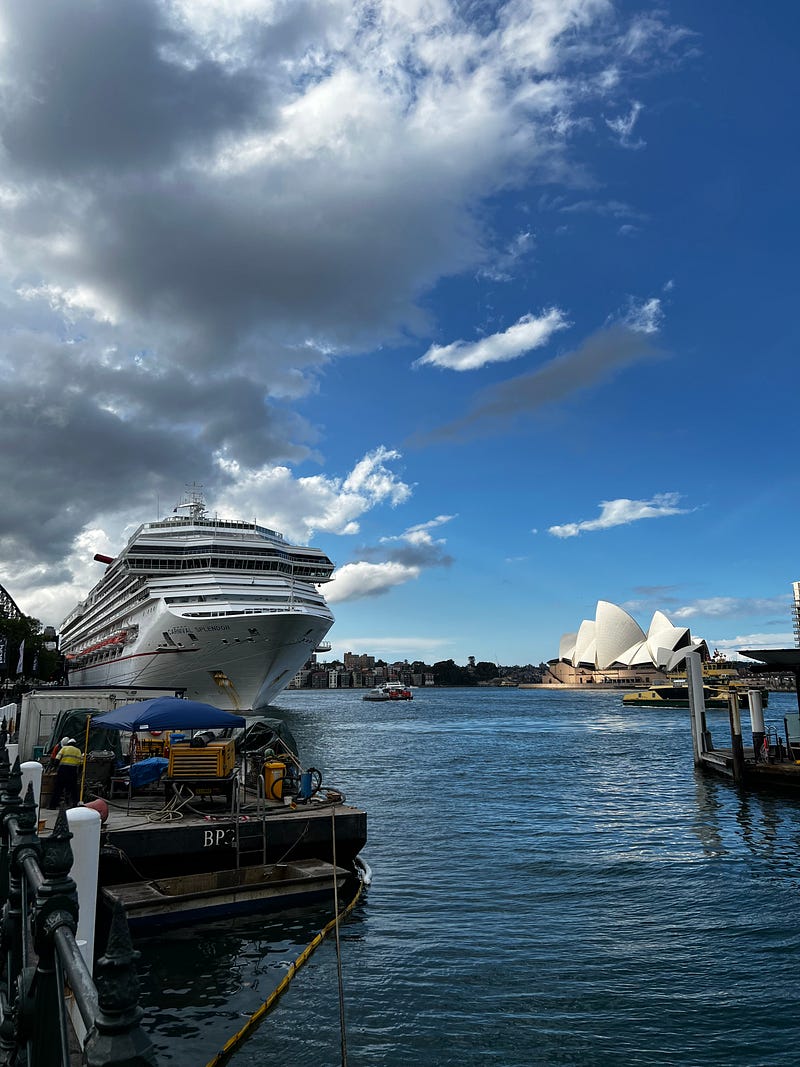 郵輪以及雪梨歌劇院