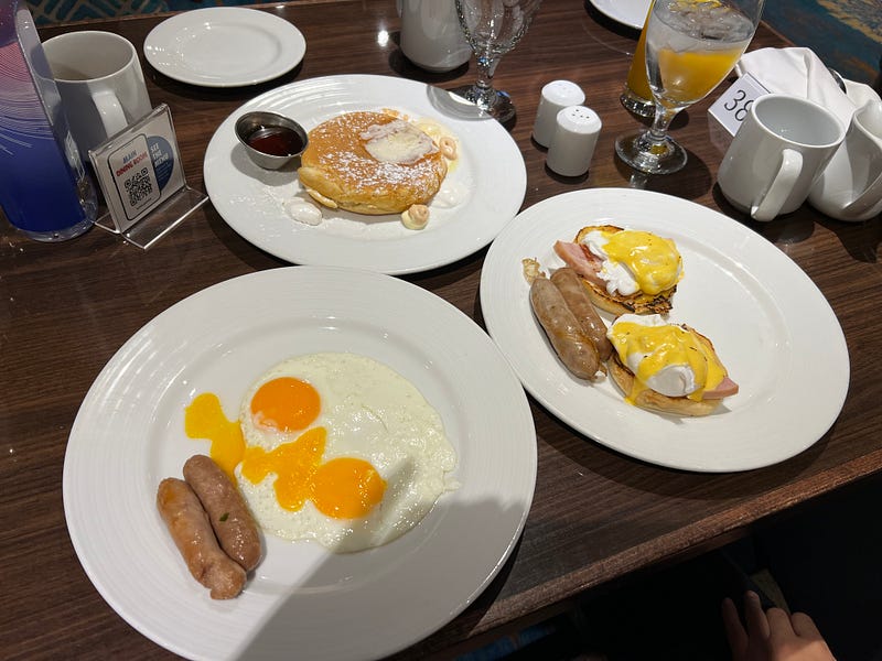 郵輪Gold Pearl餐廳早餐