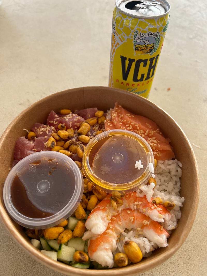 Noumea當地Poke Bowl午餐