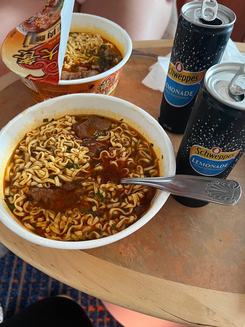 滿漢大餐泡麵首次品嚐