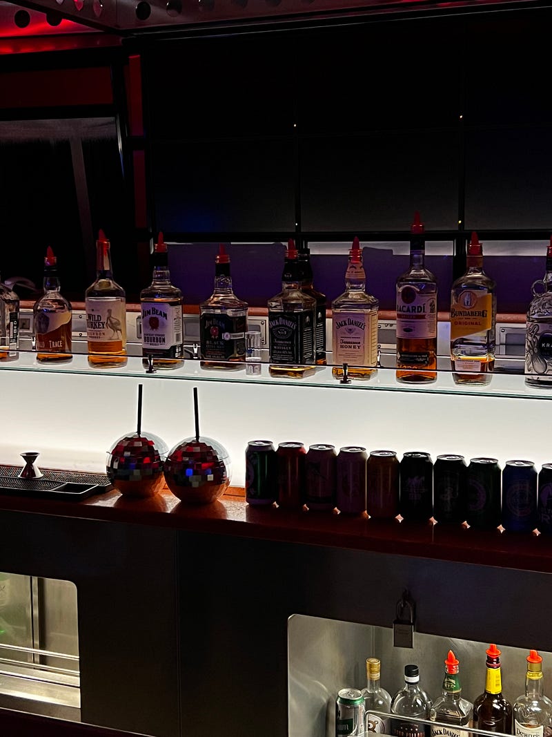 郵輪Red Carpet夜店酒吧