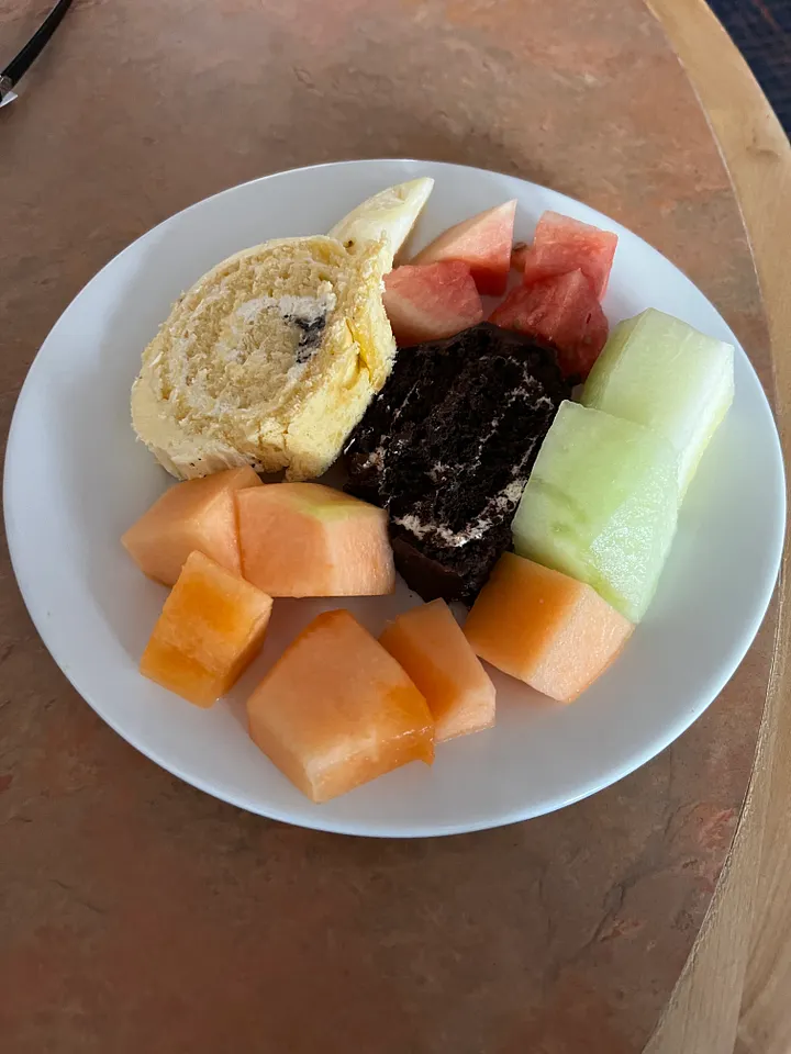 郵輪現切瑞士捲甜點