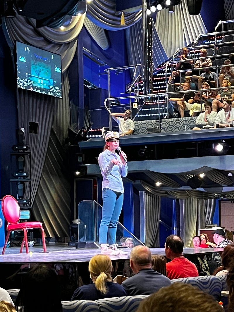 郵輪活動總監Lizzie