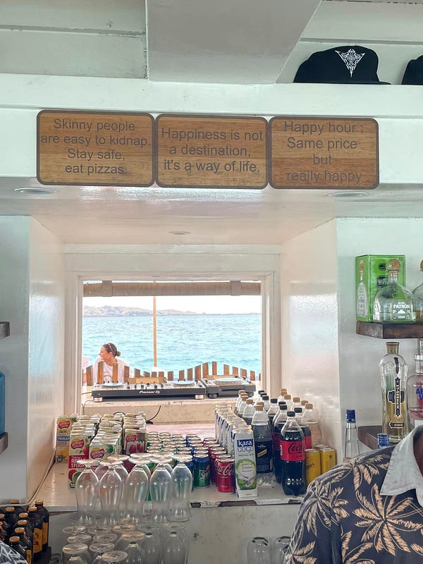 海上酒吧內部創意標誌