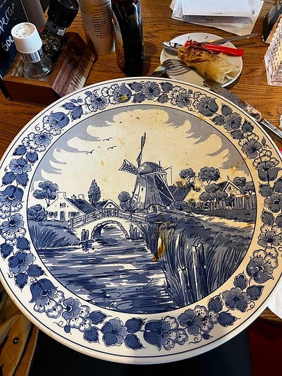 荷蘭傳統美食配藍瓷