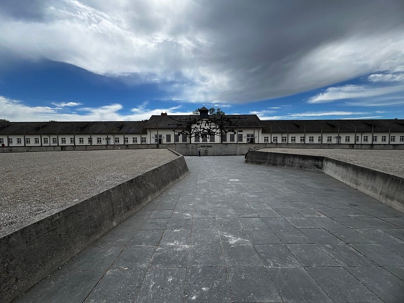 達豪集中營廣大場地