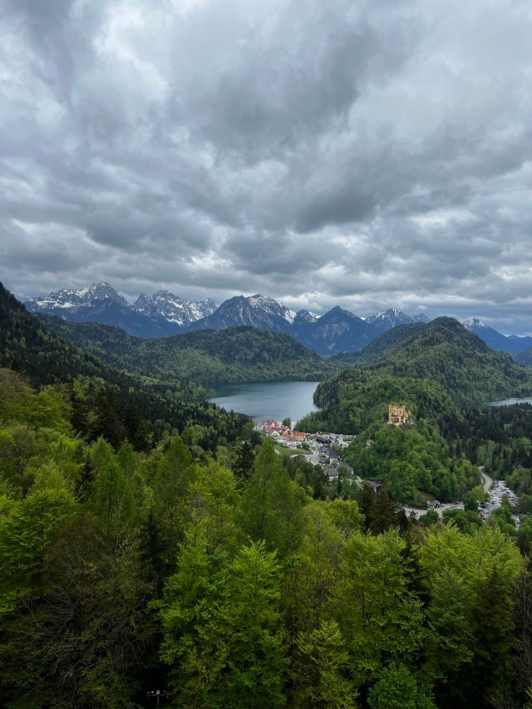 從新天鵝堡眺望舊天鵝堡全景