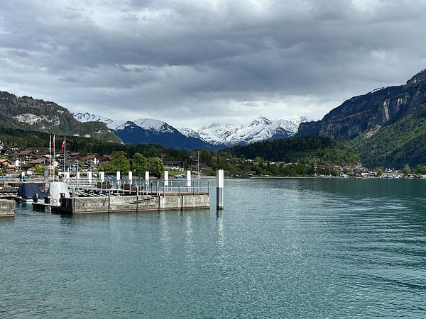 布里恩茨湖純淨阿爾卑斯山水