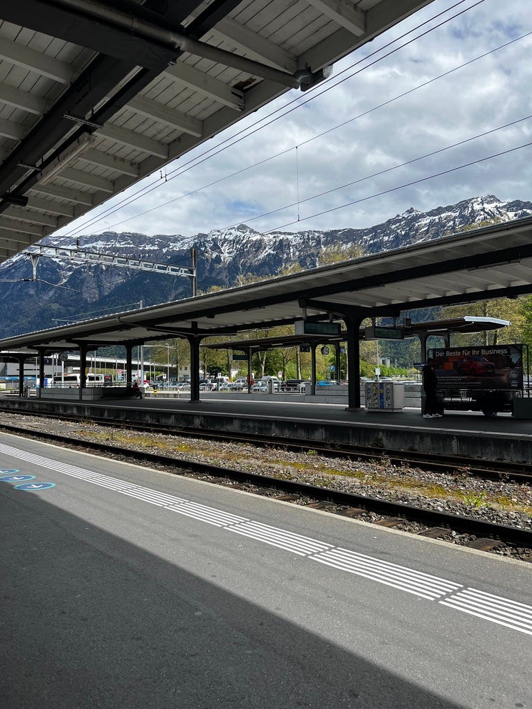 茵特拉肯東站眺望阿爾卑斯山景