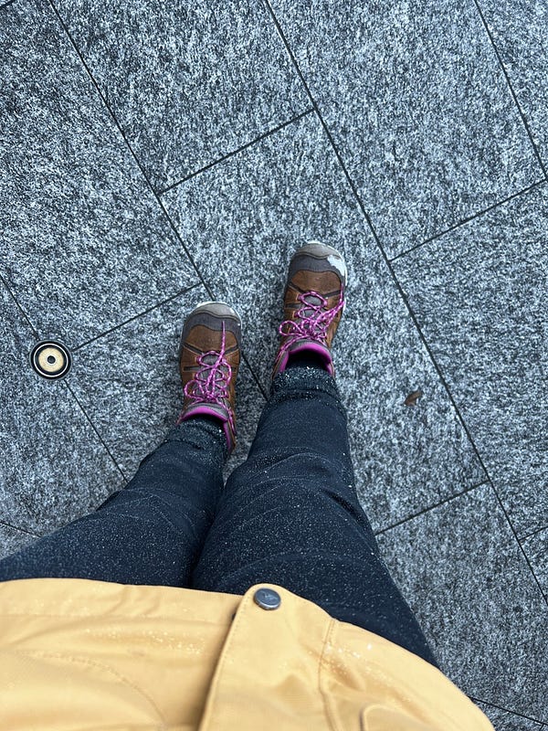 少女峰雲霧中的冰川隧道