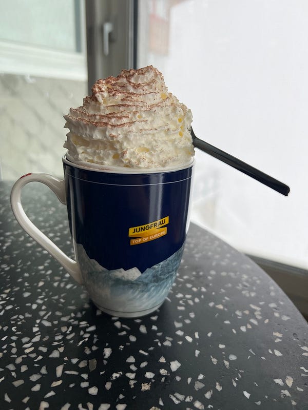 歐洲之巔特色焦糖拿鐵咖啡