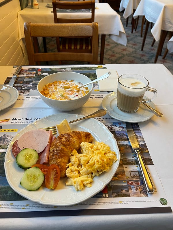 茵特拉肯旅館自助式早餐