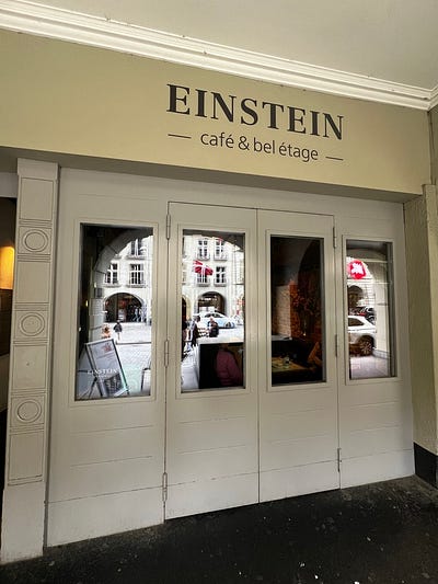 愛因斯坦咖啡館復古環境