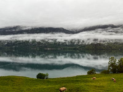 瑞士火車沿途四個湖泊景色