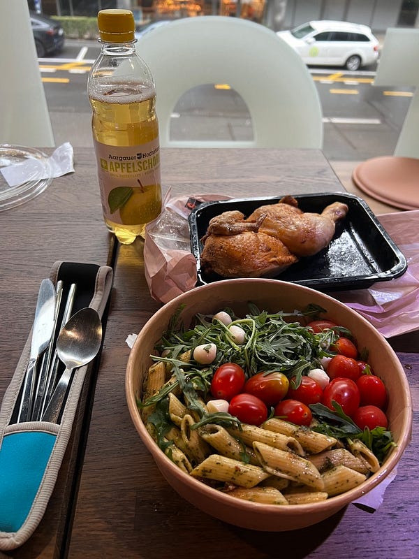 琉森膠囊旅館超市晚餐