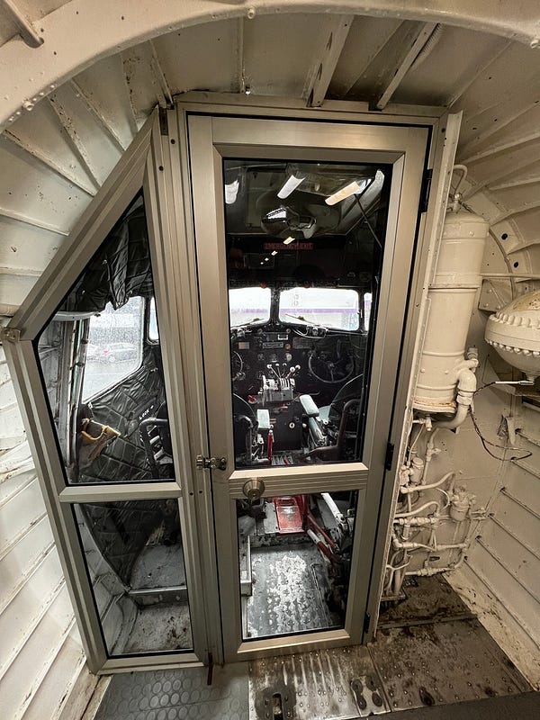 DC3 客機改造麥當勞