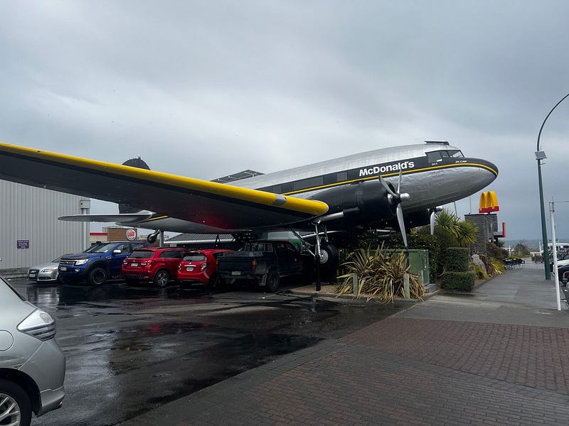 陶波世界最酷飛機麥當勞