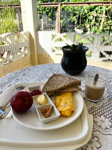 民宿陽台悠閒早餐