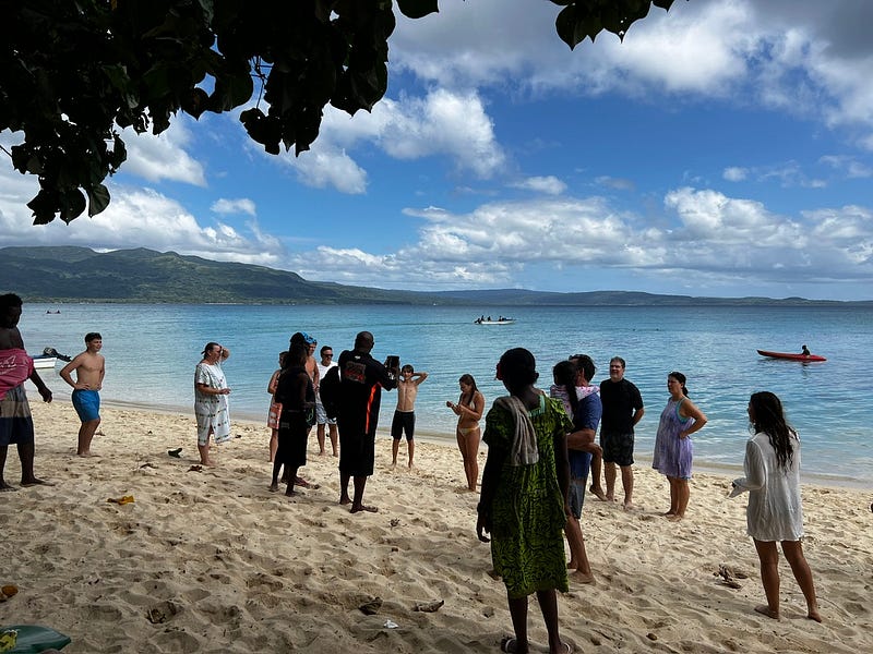 Pele Island 團體合照