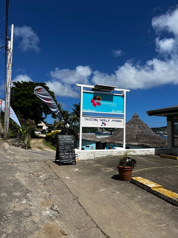 Waterfront 高級餐廳魚漢堡