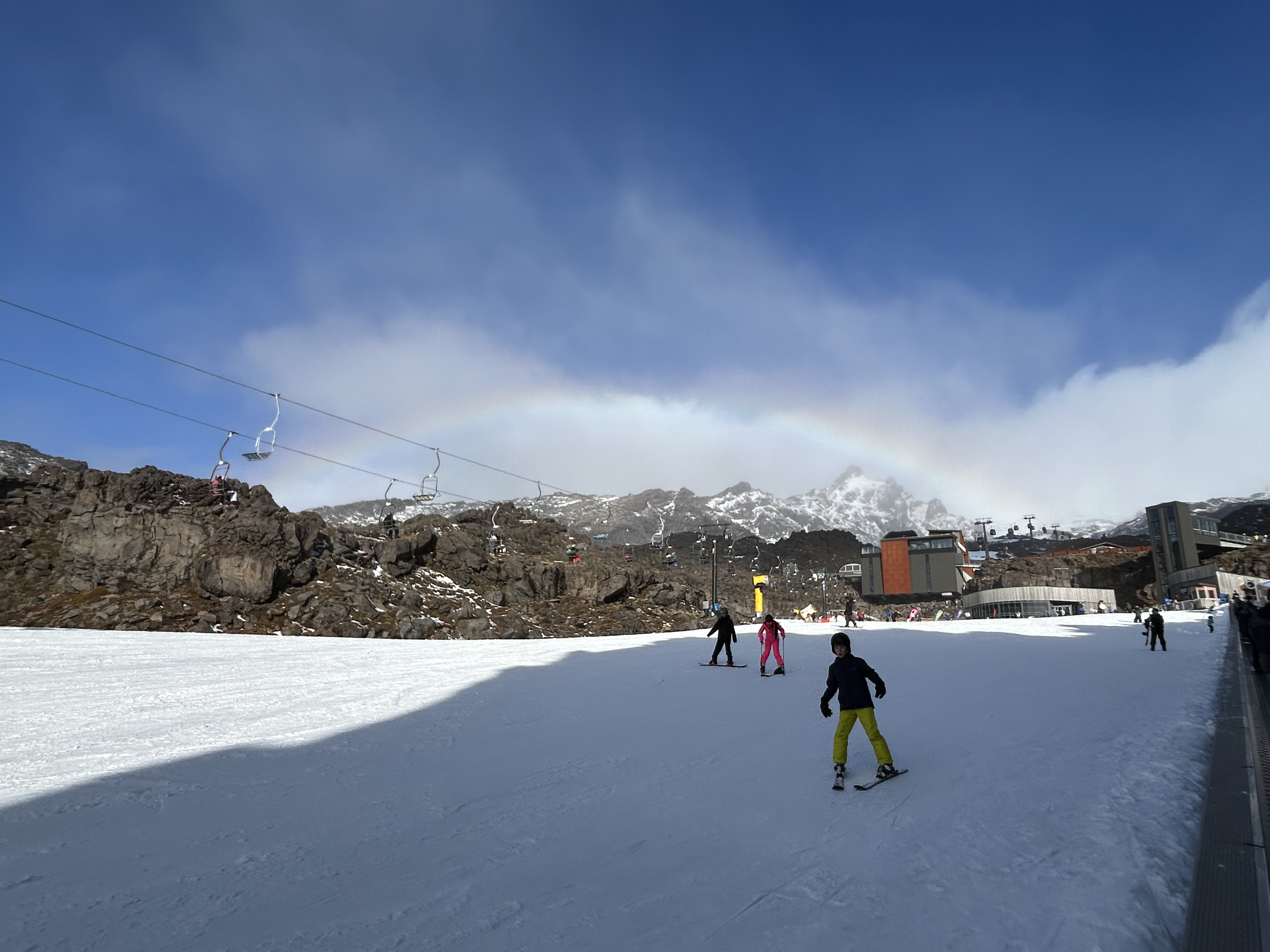 紐西蘭北島滑雪之旅(下集)：2025.08.10-08.15 滑雪心得之單板新手我上纜車了！